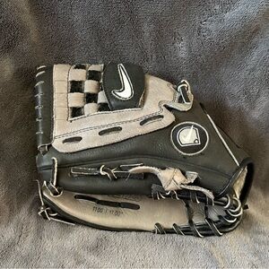 Nike Left Handed Show Series Diamond Ready Dri Fit 1100 11.00” Throwers Glove